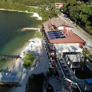 https://hotel-villa-monica.hotelinveneto.com